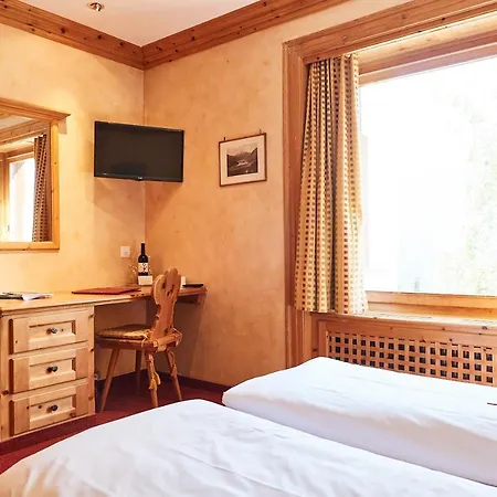 Готель Chesa Languard 3*