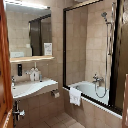 Готель Chesa Languard 3*
