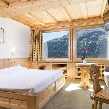 Otel Chesa Languard 3*